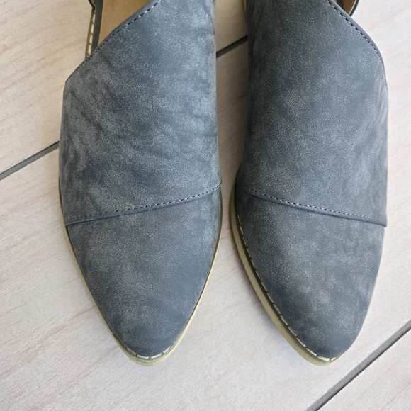 Journee Collection Quelin D'Orsay Shoe Blue Faux Leather - Picture 8 of 11